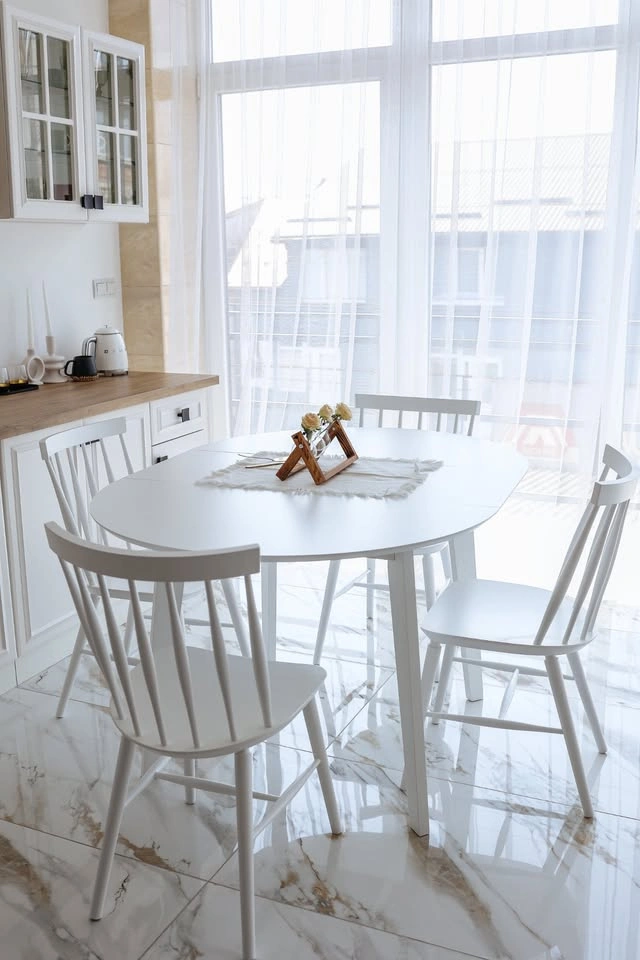 New White Round Expandable Dining Table for 6 - photo 2