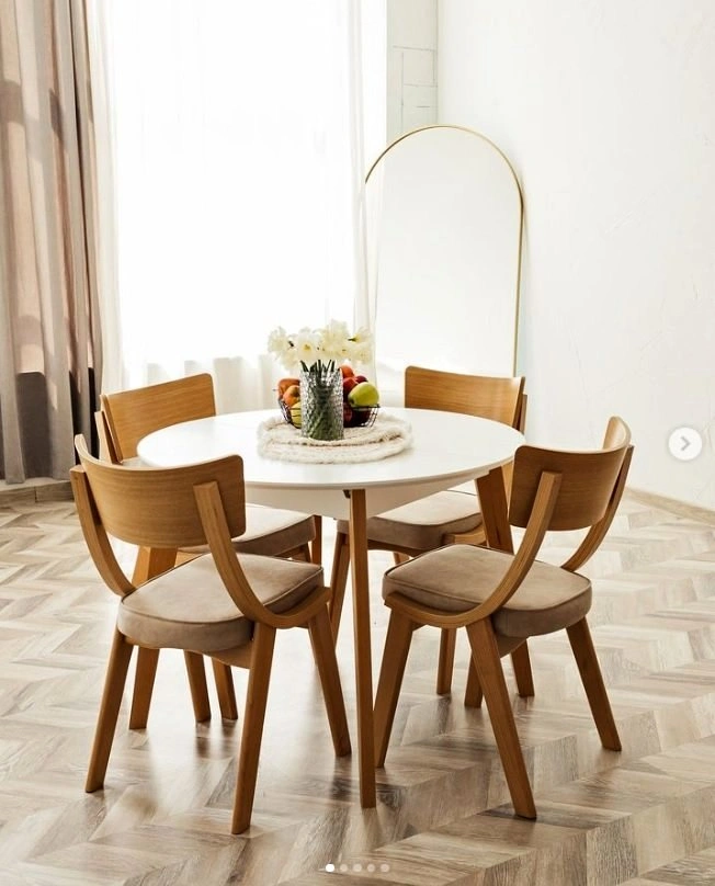 Round Dining 39" Extendable Table