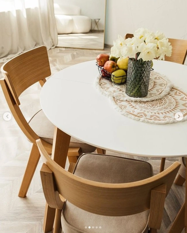 Round Dining 39" Extendable Table - photo 2