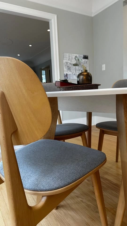 New 39"/54" Round Dining Table - photo 2