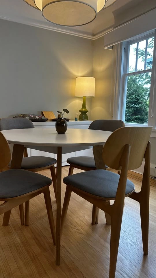 New 39"/54" Round Dining Table - photo 3