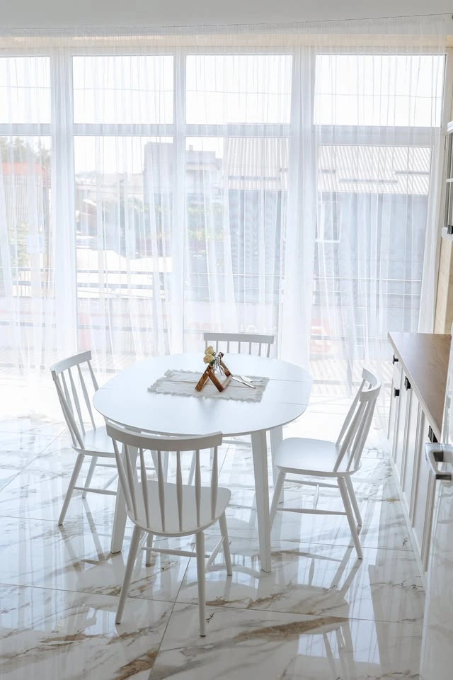 White Round Extendable Dining Table 39"/54" - photo 2