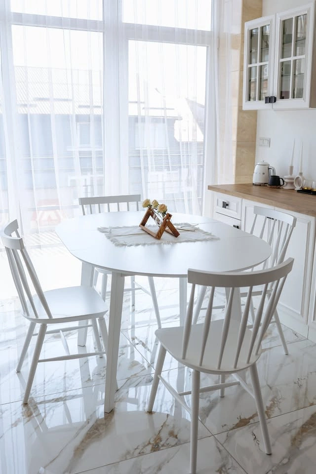 White Round Extendable Dining Table 39"/54" - photo 3