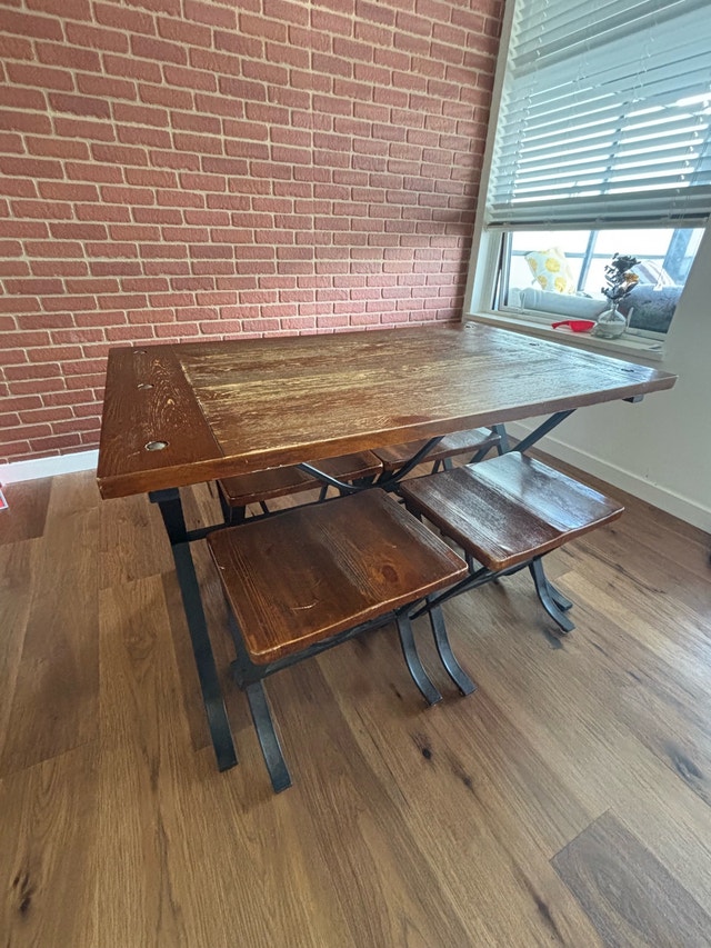 Dining Set w/ Bench Seating