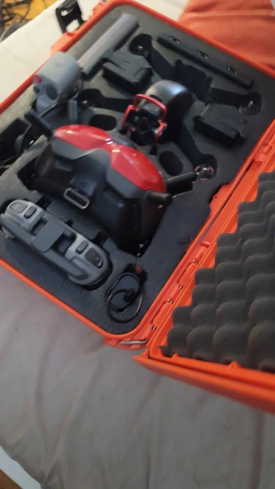 DJI FPV Drone - NEVER FLOWN - Full Fly More Combo + Motion Contr - photo 2