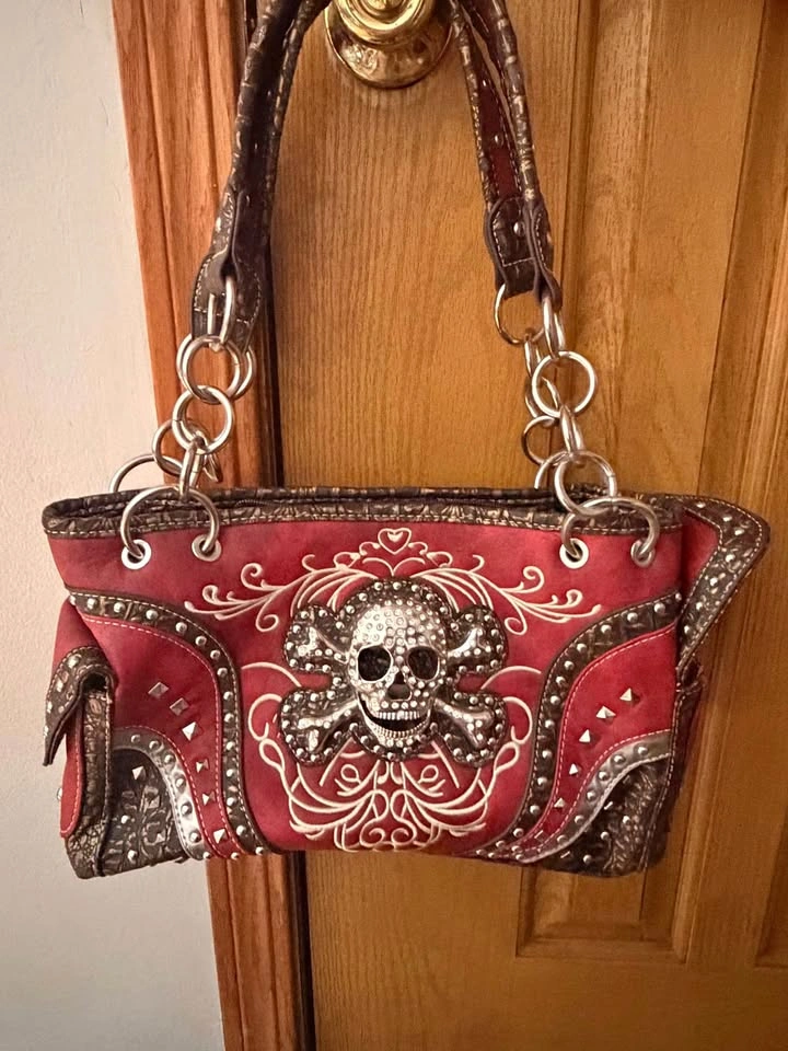 Skull purse