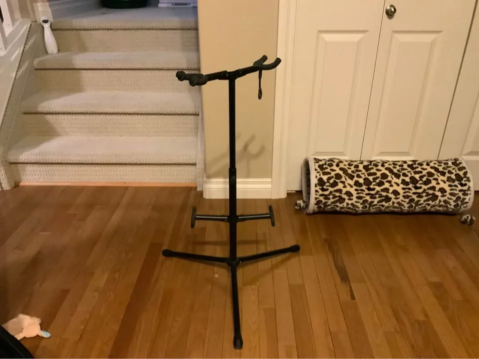 ON STAGE DUAL GUITAR STAND 25.00 - photo 2