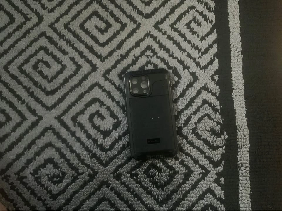iPhone 16 Pro Max Hard Shell Case - photo 2