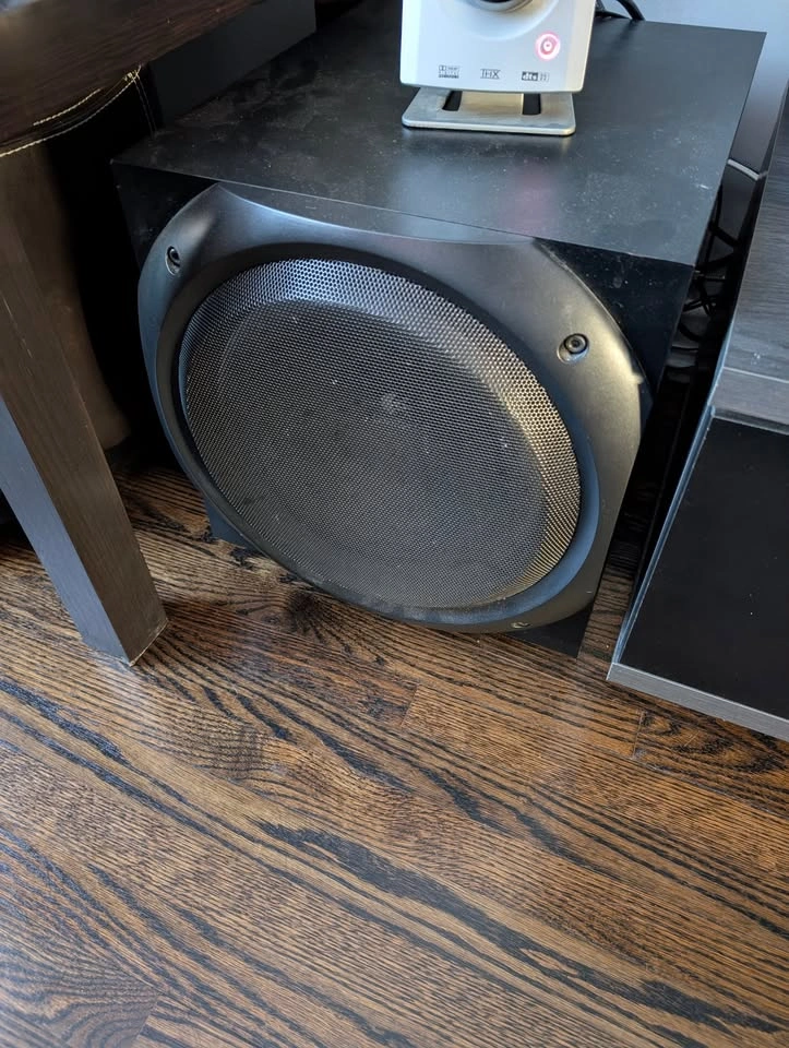 Logitech Z5500 THX 5.1 Surround Sound System w/ Subwoofer Isolat - photo 2