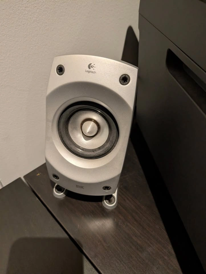 Logitech Z5500 THX 5.1 Surround Sound System w/ Subwoofer Isolat - photo 5