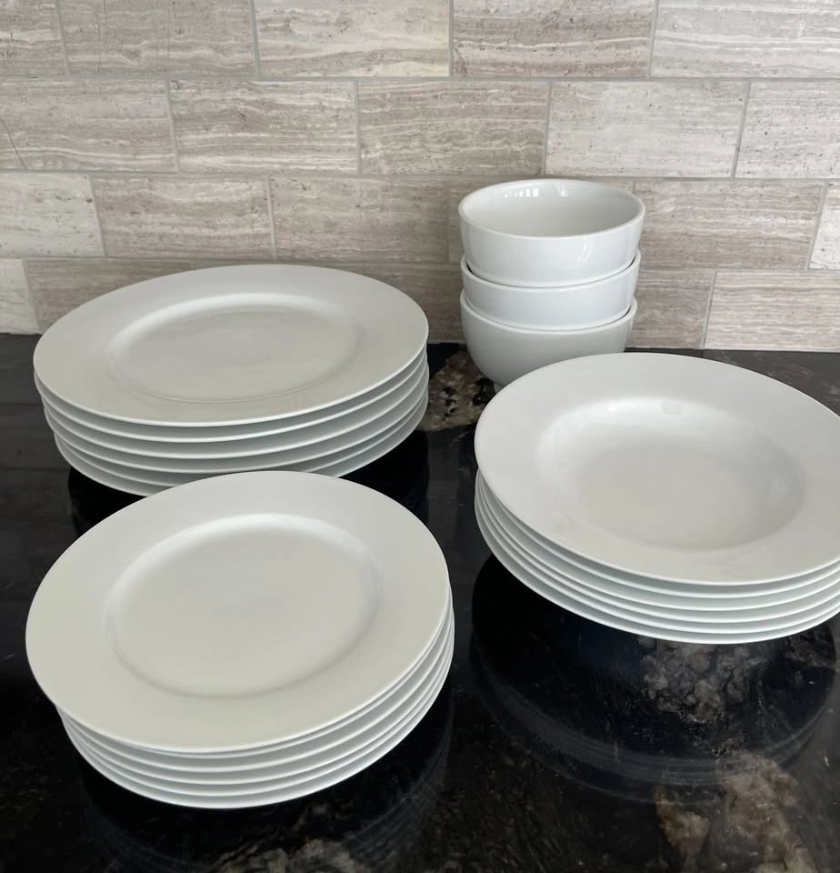 80-Piece White Porcelain Dinnerware Set – 20 Place Settings