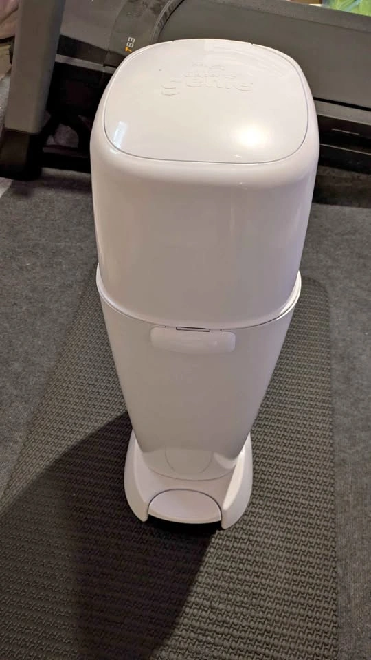 Diaper Genie with refills