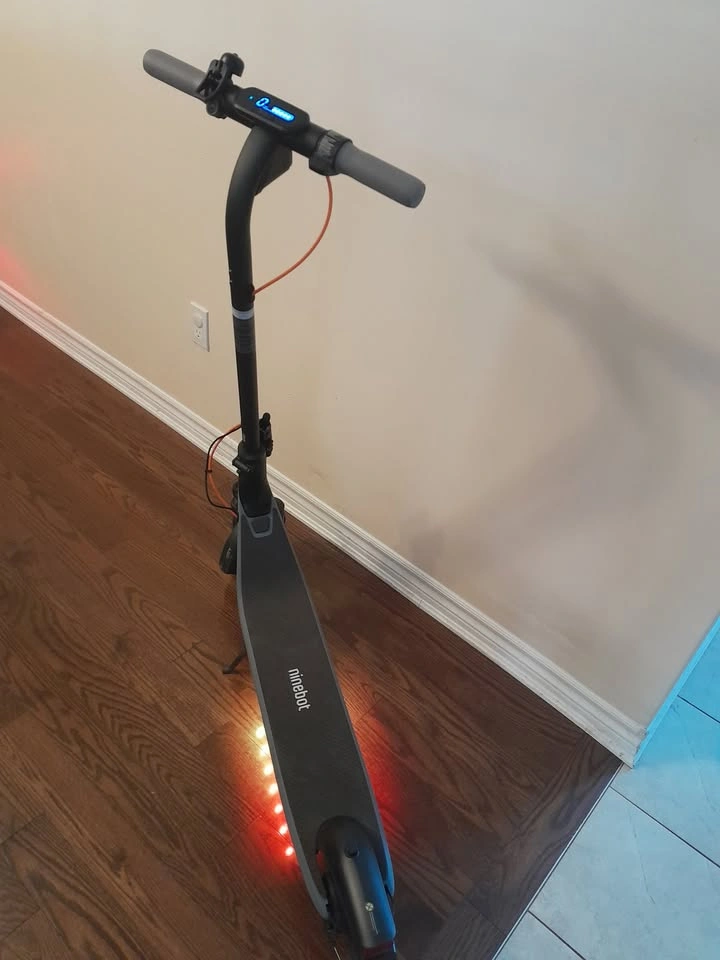 Used like new Segway E2 Plus Scooter - photo 2