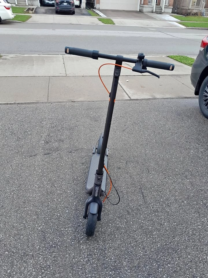 Like New Segway F2 Plus Electric Scooter