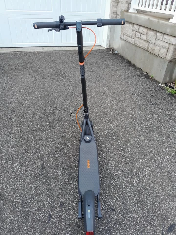Like New Segway F2 Plus Electric Scooter - photo 2
