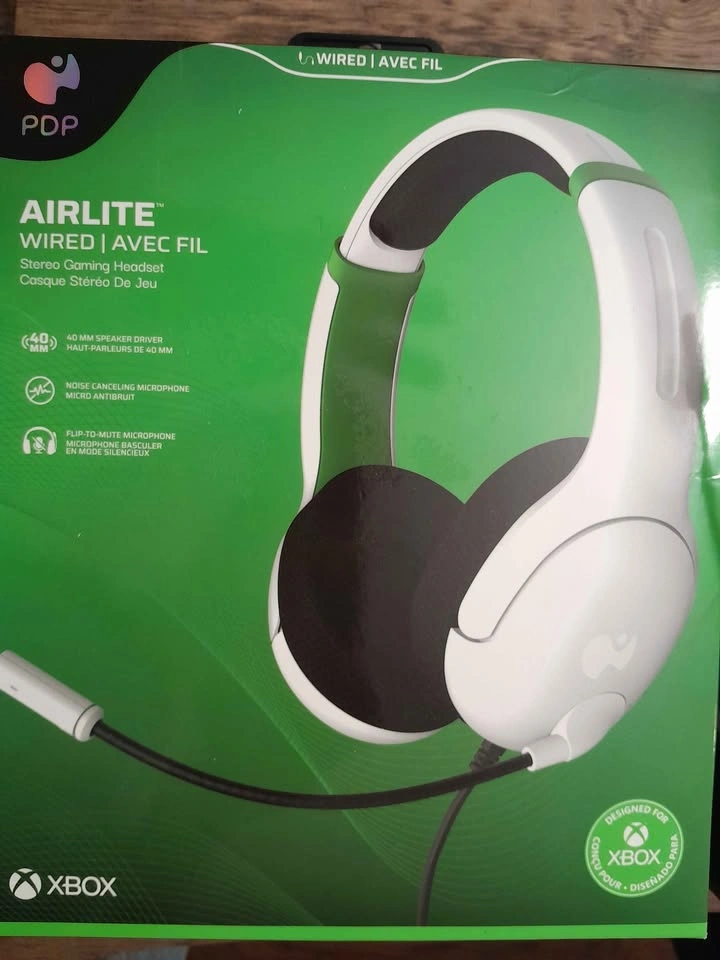 Xbox Power A Controllers & Airlite Headset Bundle - photo 2