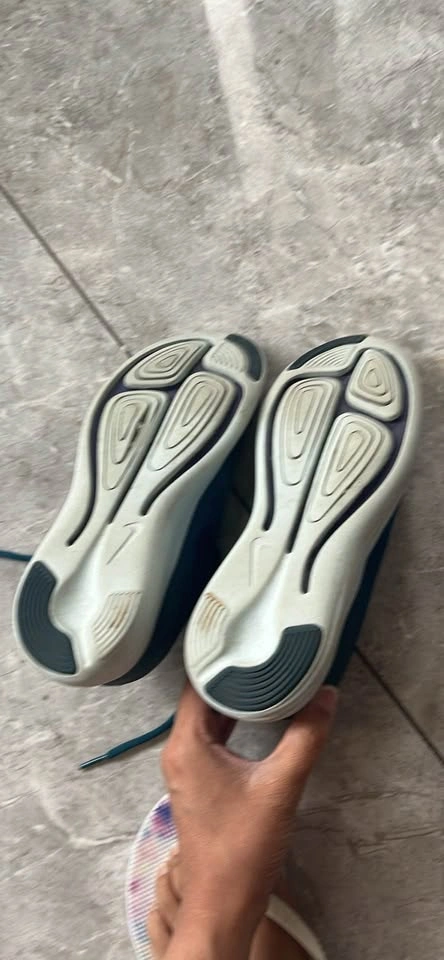 Nike Shoes - photo 2