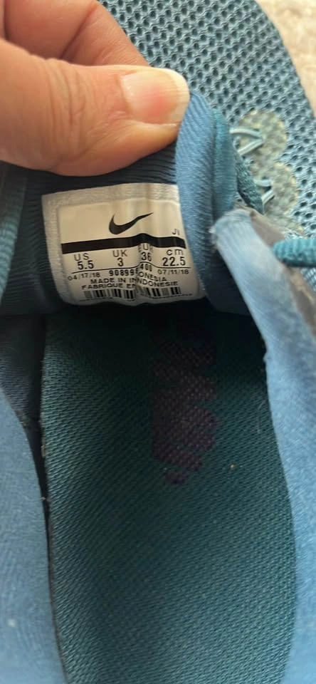 Nike Shoes - photo 3