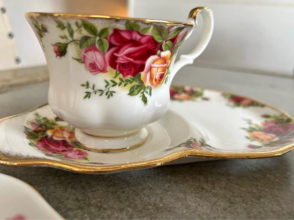 Royal Albert Bone China Old Country Roses Tea Set