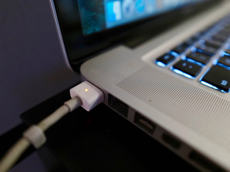 MacBook Pro 15” Core 2 Duo 2.53GHz, 8GB RAM — As Is - photo 3