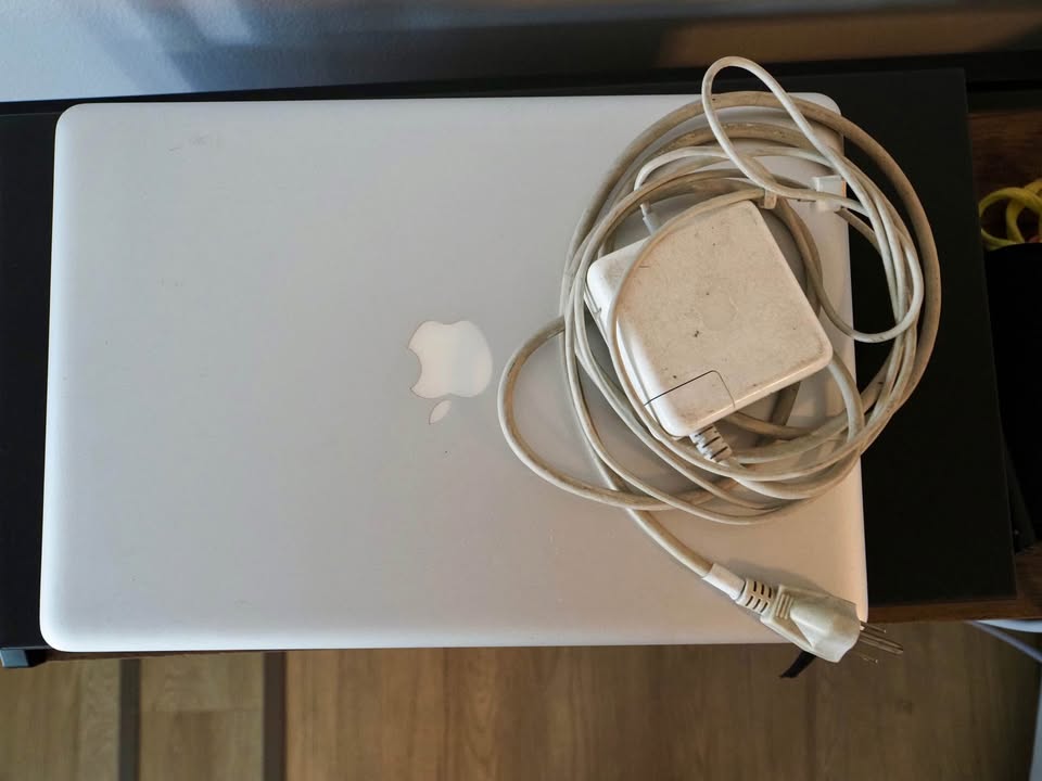 MacBook Pro 15” Core 2 Duo 2.53GHz, 8GB RAM — As Is - photo 4