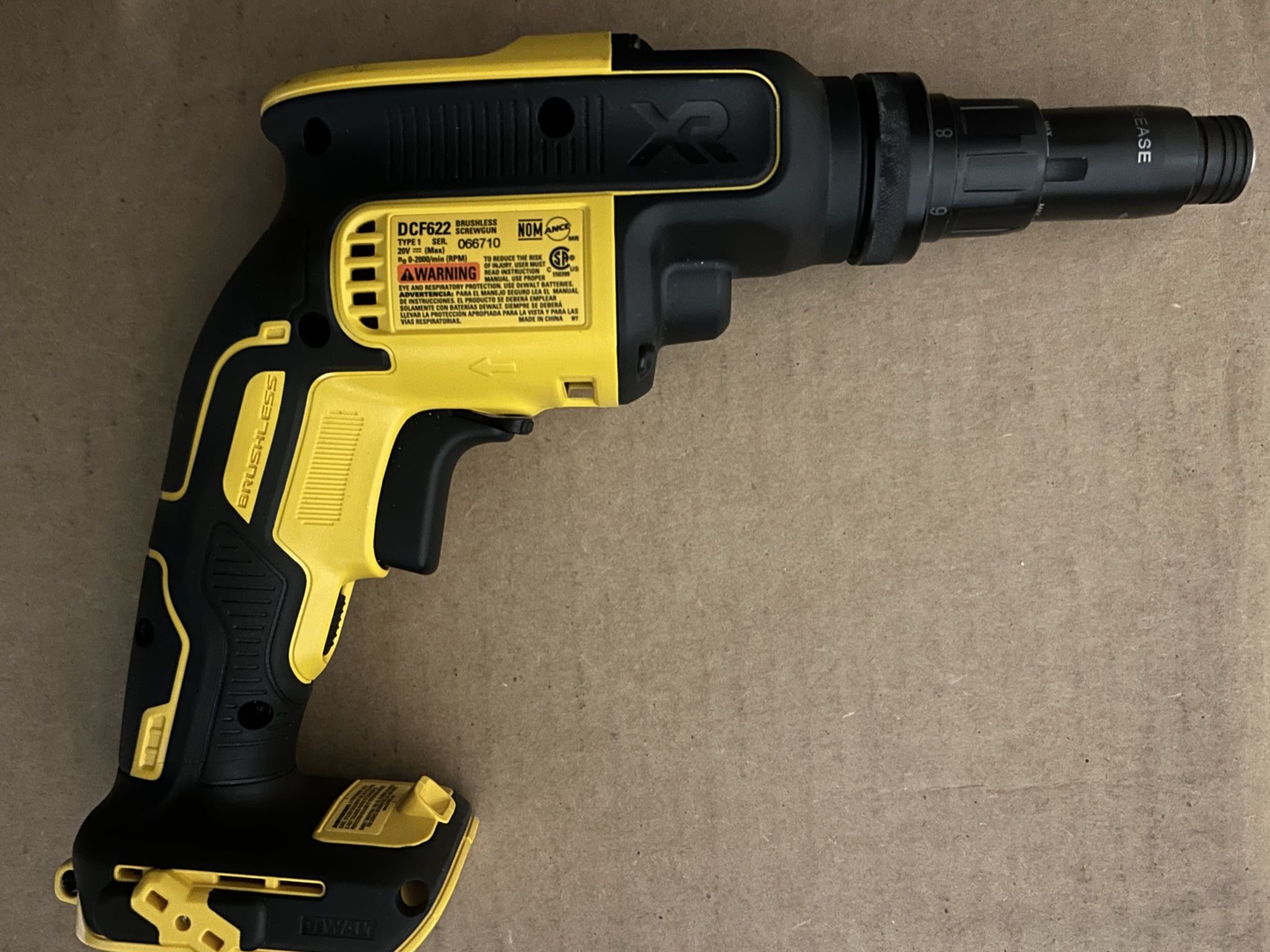 DEWALT VARIABLE SPEED SCREW GUN - photo 2