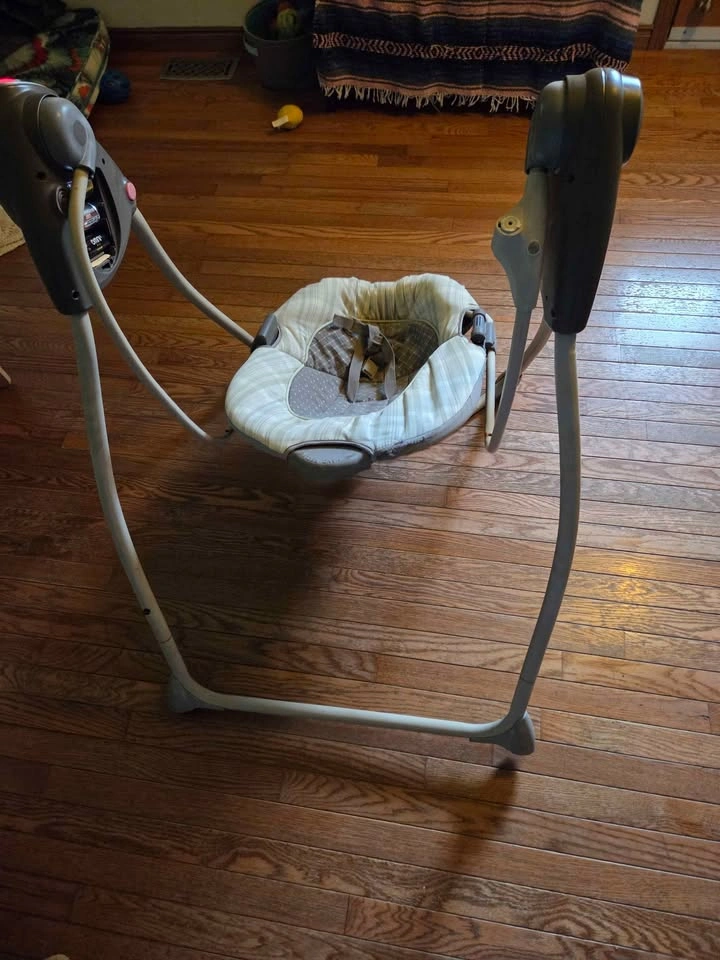 Graco Lovin' Hug Infant Swing - photo 3