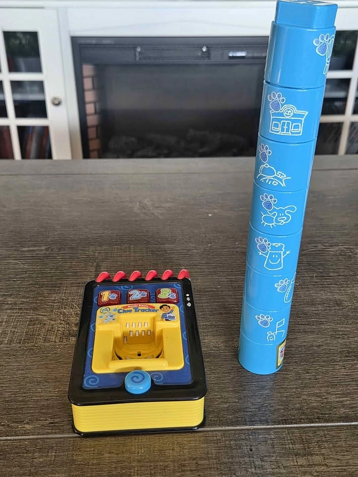 Leap Frog Blue's Clue's & You Handy Dandy Clue Tracker