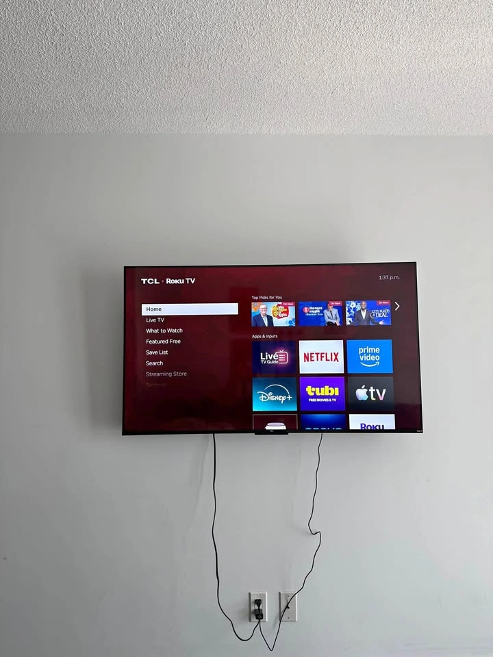 TCL 55″ Class Smart HDR 4K Roku TV