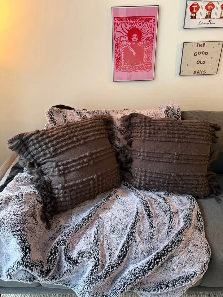 Throw Pillows (6) - photo 2