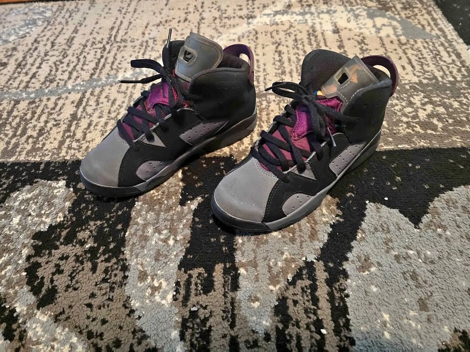 Jordan 6 Retro Bordeaux Youth Size 2