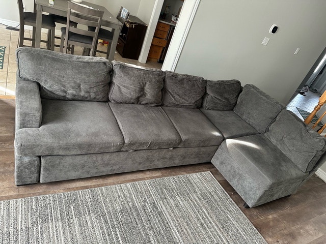 Sectional and pull out couch - photo 3