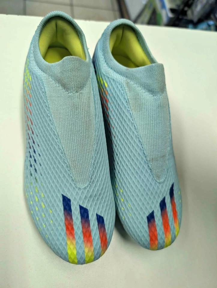 Soccer Cleats - Size 4