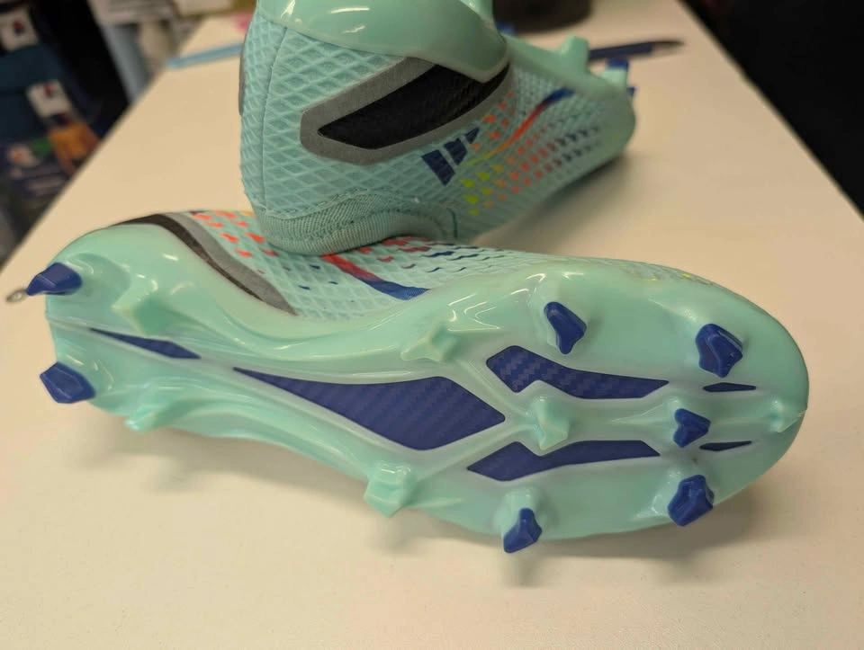 Soccer Cleats - Size 4 - photo 3