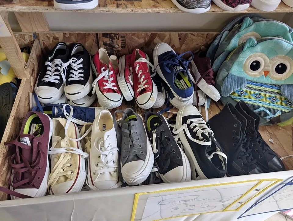 Converse Youth 3-4.5 / Women's 4-6.5