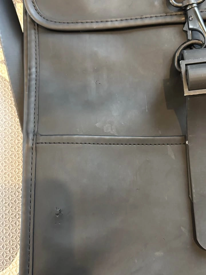 Rains Regular size black backpack - photo 4