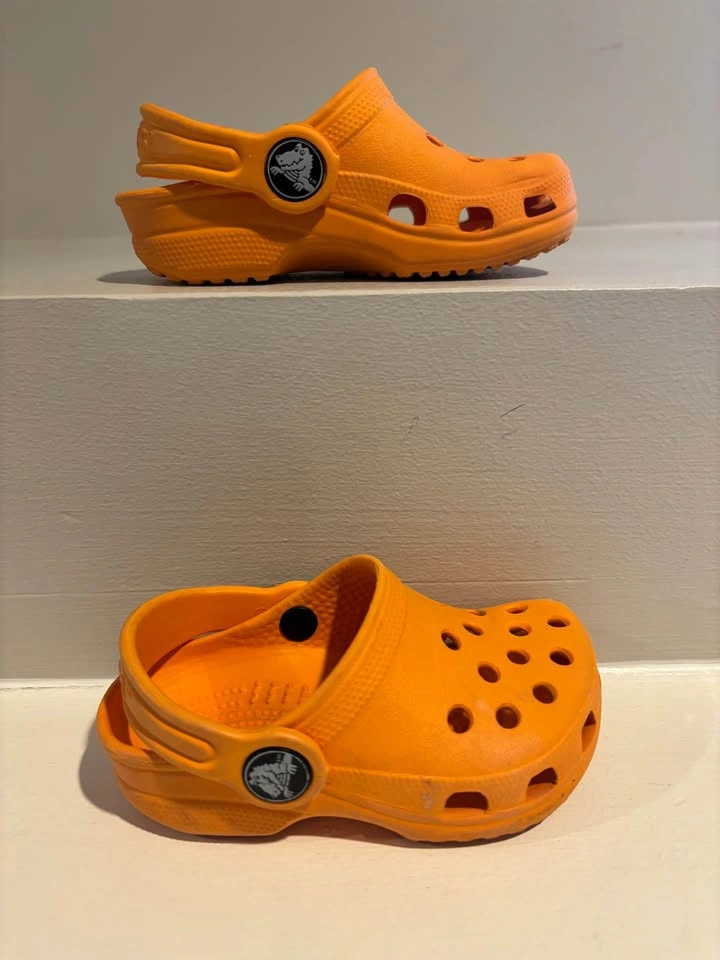 Orange toddler crocs size 4 - photo 2