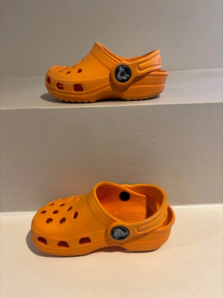 Orange toddler crocs size 4 - photo 3