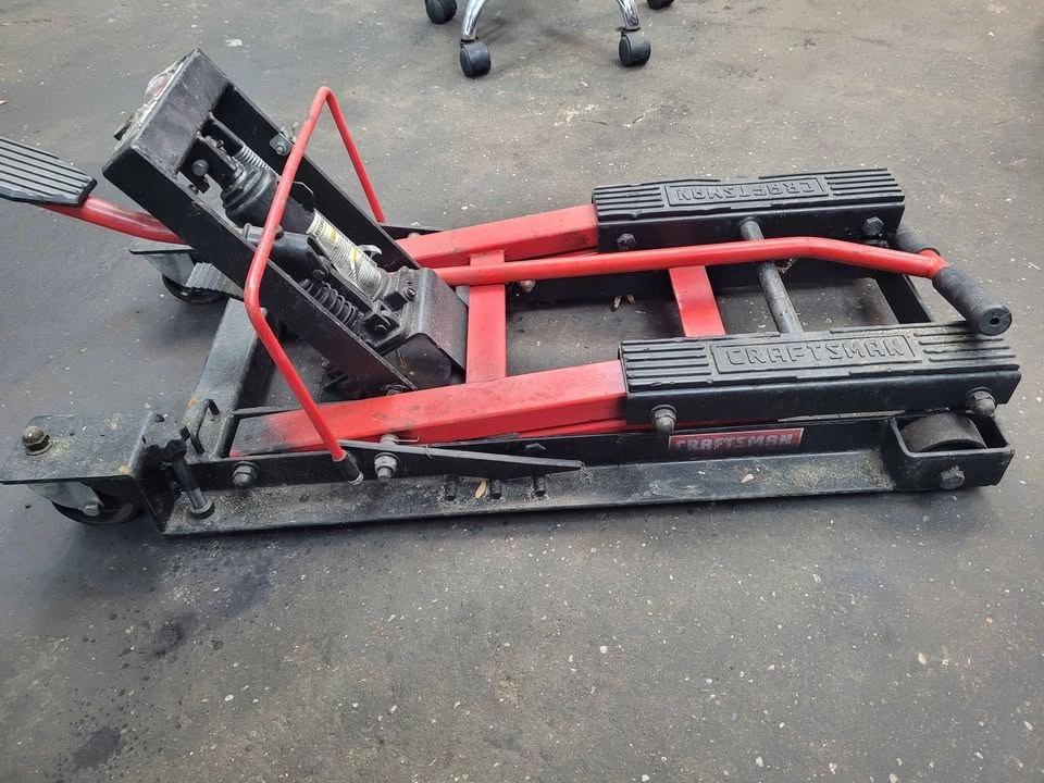 Craftsman 150 lbs ATV Motorcycle Jack Lift - photo 2