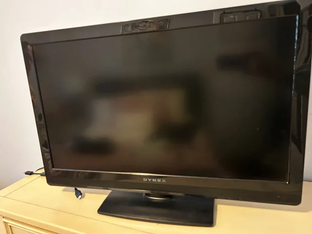 Dynex 24 inch LCD HDTV thumbnail