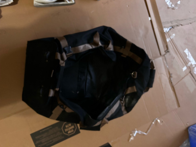 duffle bag with wheels - photo 4
