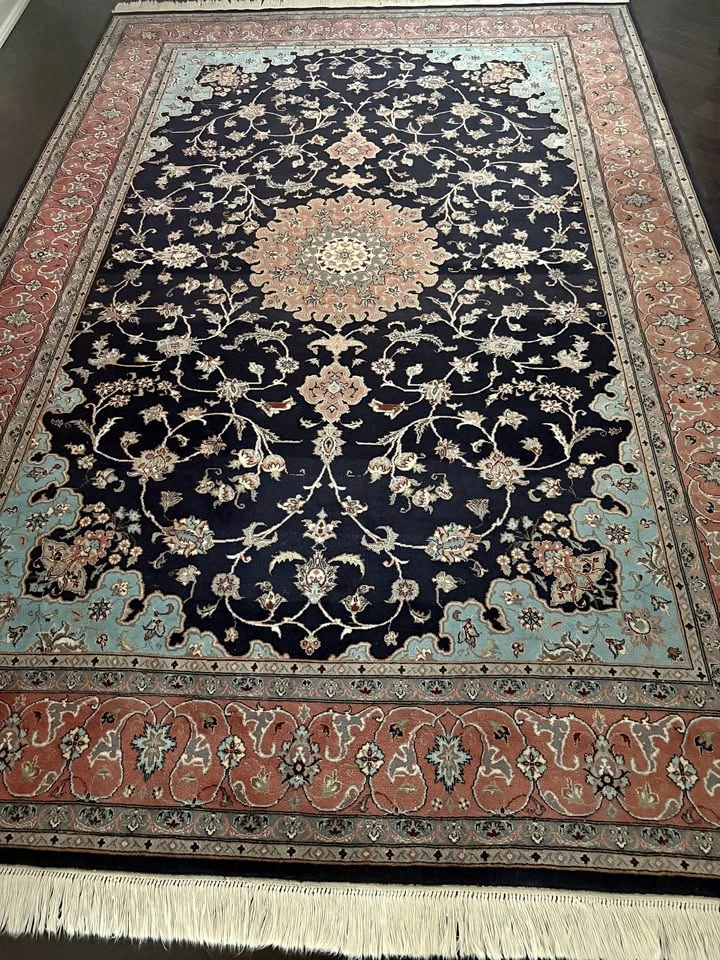 Hand-Knotted Persian Wool Rug - Kashan Style - 6x9 - Moving Sale