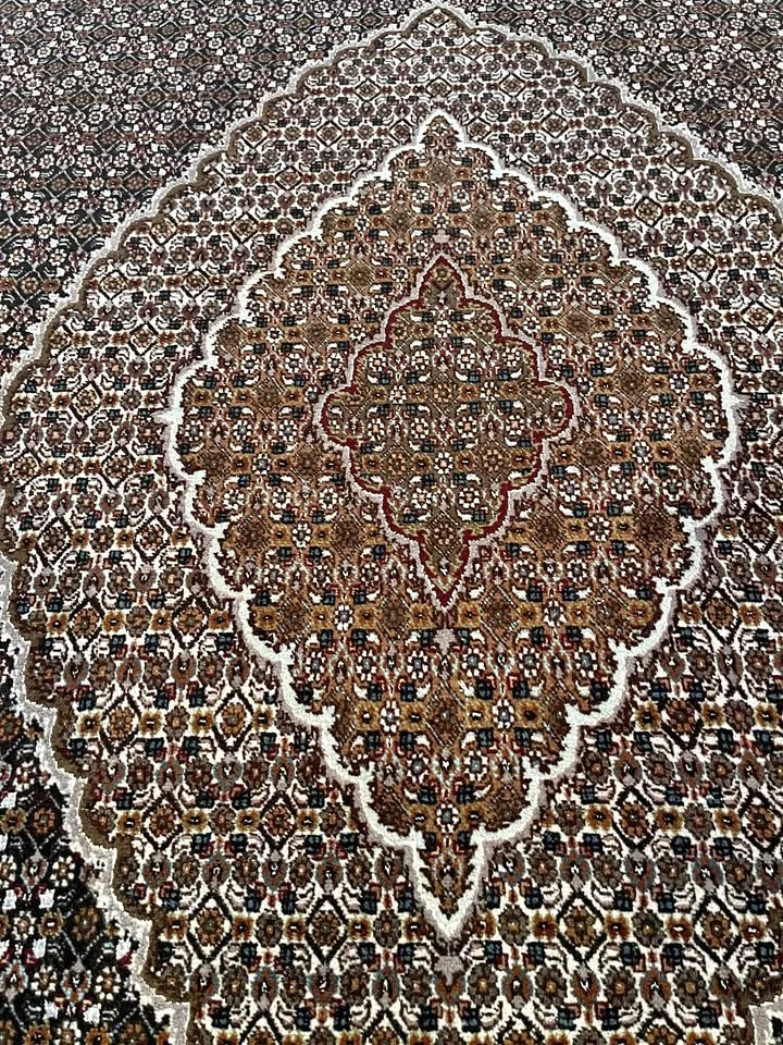 Large Hand-Made Persian Wool Rug - Tabriz Style - 8x11 - Moving