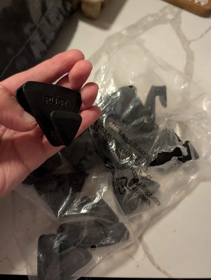 Ruby Closet Space Saving Triangles (14 Pack) - photo 2