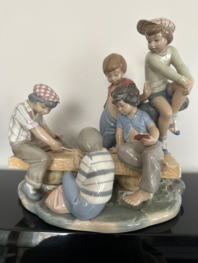 Lladro Porcelain Figurine "Boys Playing Cards"