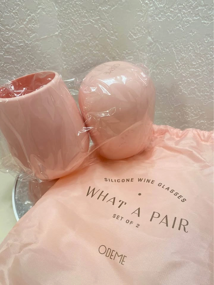 2 PASTEL PINK SILICON WINE GLASSES - photo 3