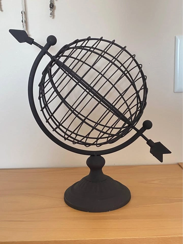 Abstract Metal Wire Globe with Arrow Decor - photo 3