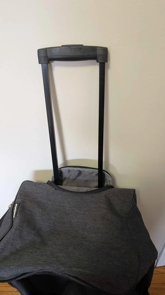 Swiss Gear Travel Duffle Bag with Wheels - photo 3