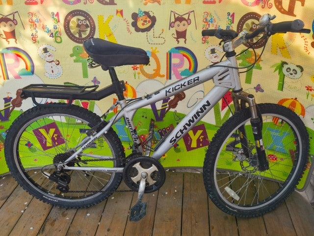 Schwinn Kicker Jump Urban Hybrid Bike, 24-in - photo 5