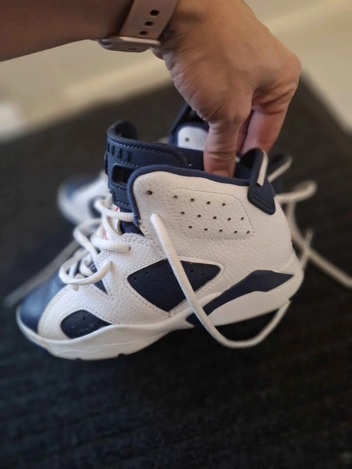 Air Jordan 6's USA kids size 12C - photo 5